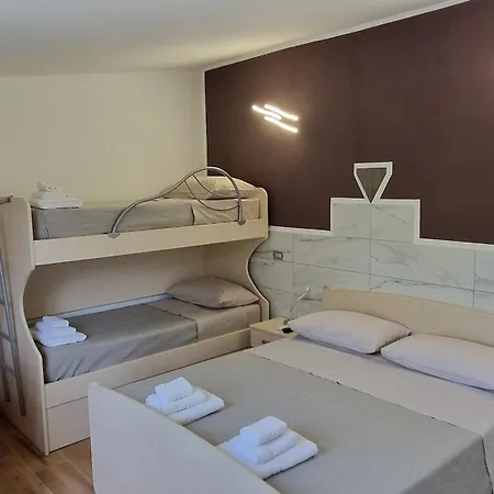 Frühstückspension Aria E Sole 3*