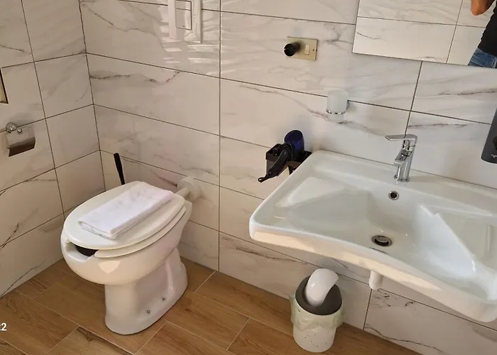 Alojamento de Acomodação e Pequeno-almoço Aria E Sole 3*